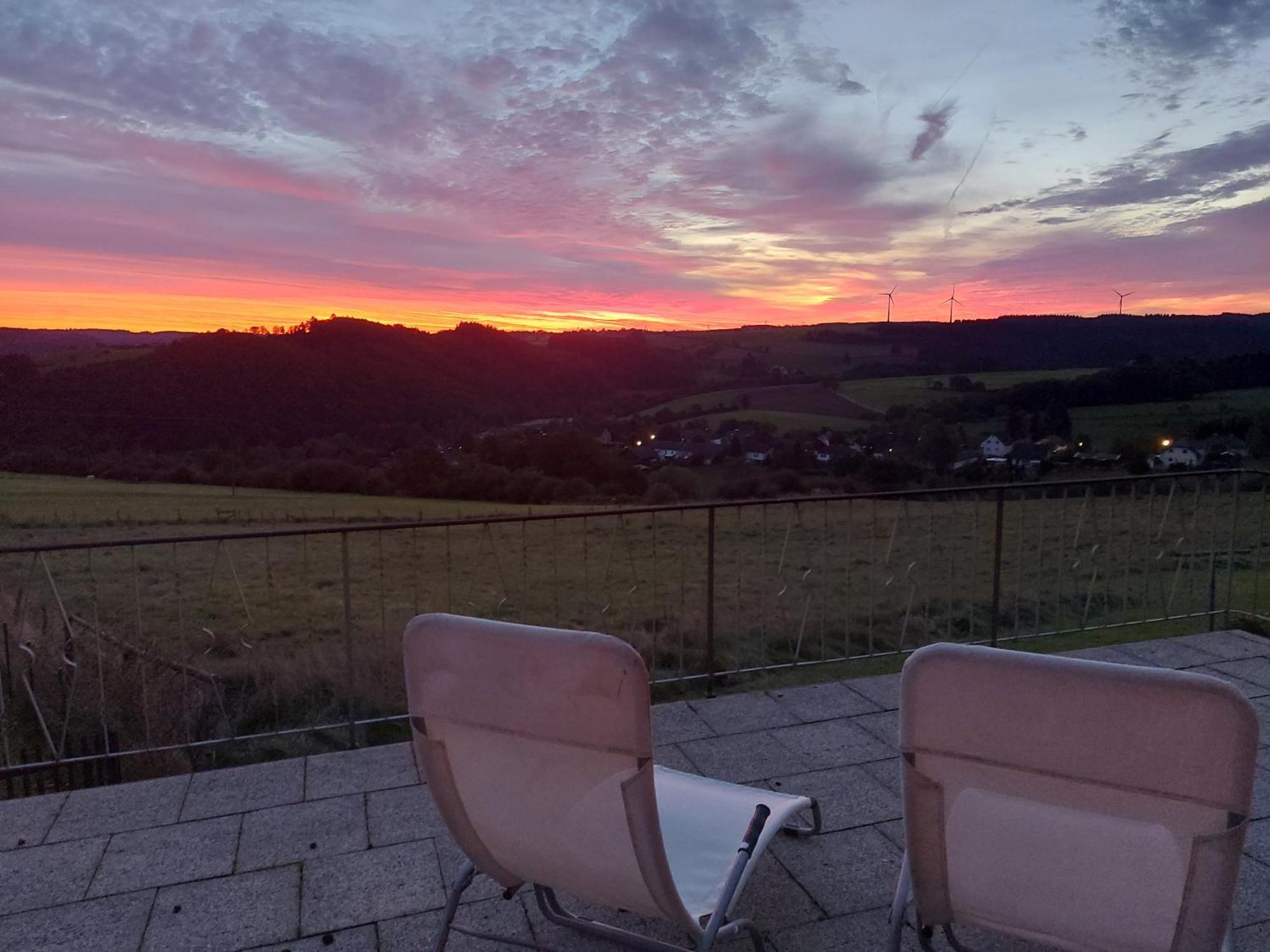 Ferienhaus Hescheld With Private Jacuzzi Hellenthal Dış mekan fotoğraf