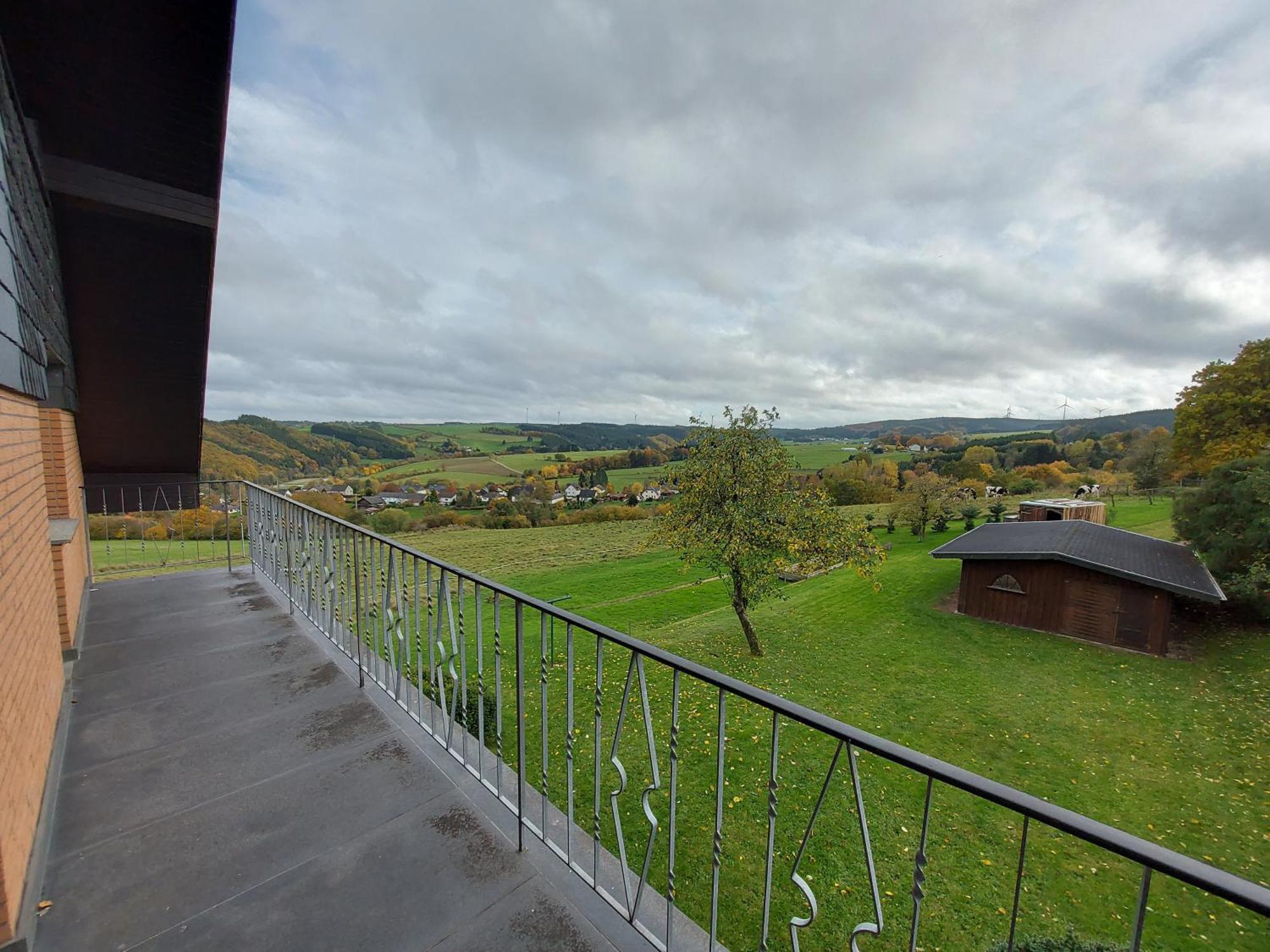 Ferienhaus Hescheld With Private Jacuzzi Hellenthal Dış mekan fotoğraf